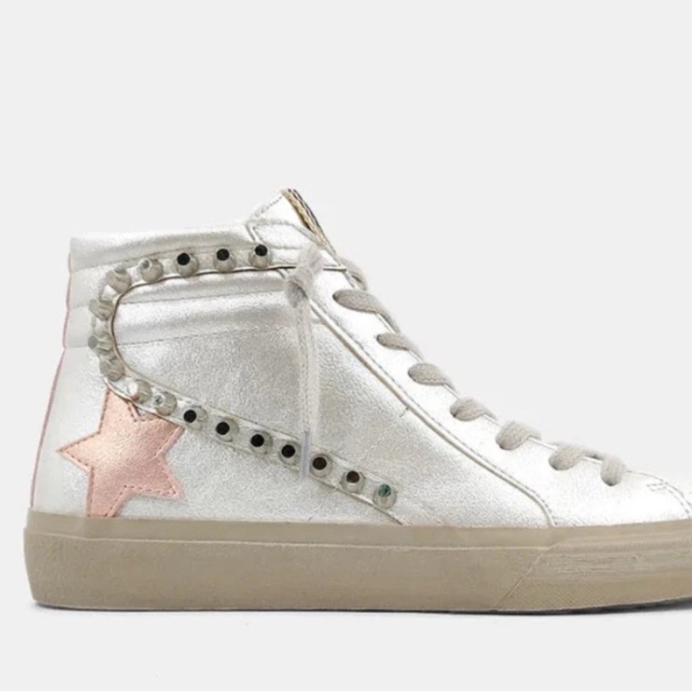 NEW Shu Shop Riri Metallic Hi Top
Sneakers Size 8.5 pearl